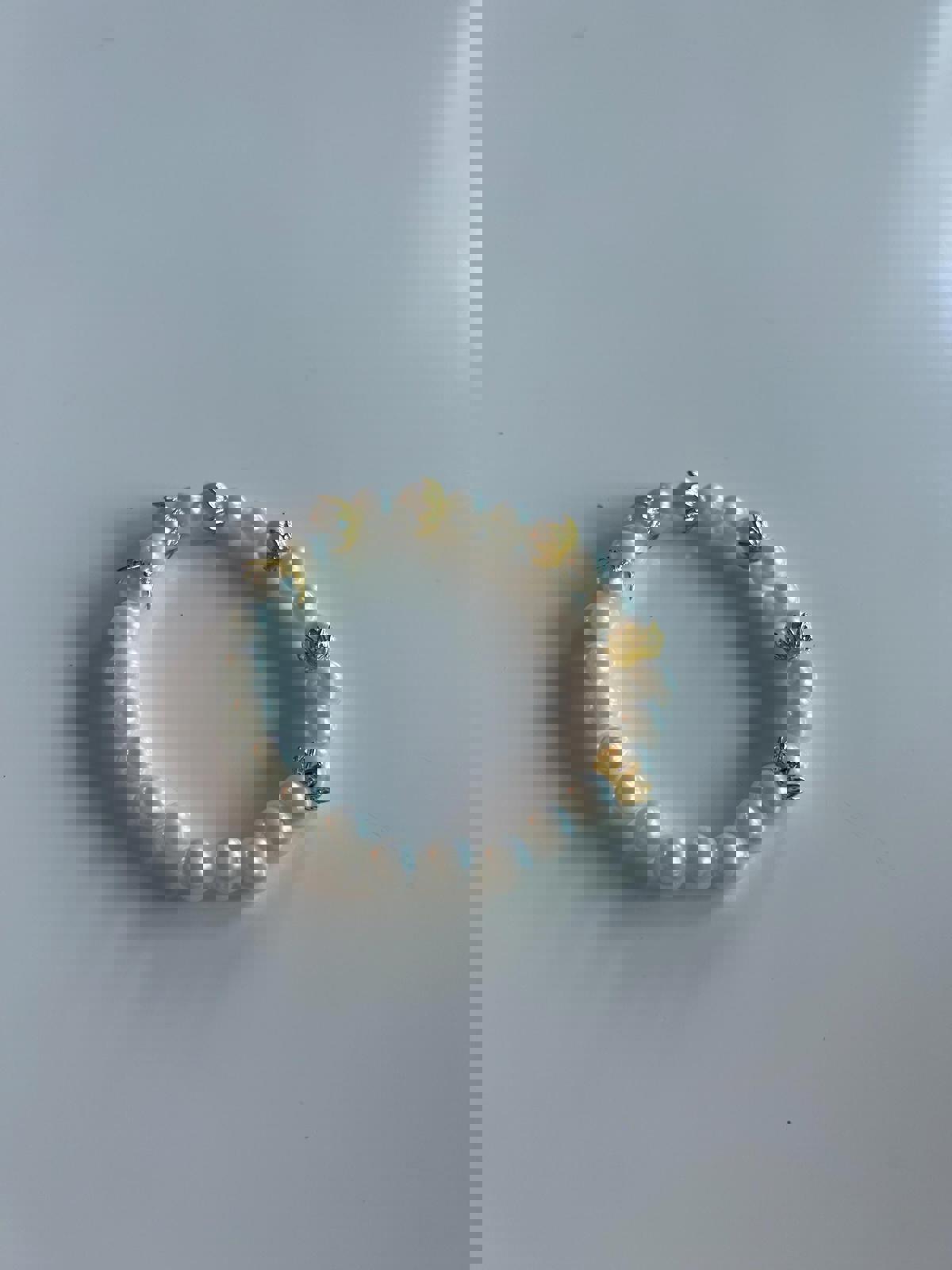 Pearl Handmade Glass and Plastic Beaded Art leafy pearl  Bracelet