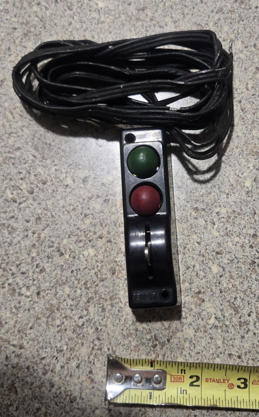 Lot Of 2 Vintage Lionel Controllers 169 And 711