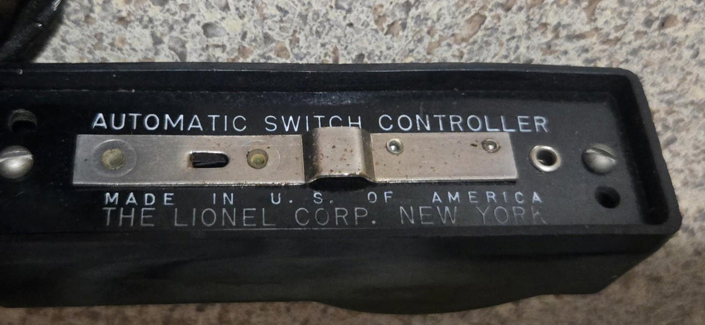Lot Of 2 Vintage Lionel Controllers 169 And 711