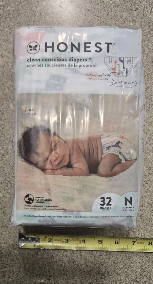 The Honest Company Gentle Diapers Size Newborn 32 ct Giraffe Lil Peanut