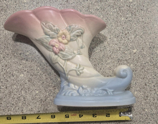 HULL Art Pottery  WILDFLOWER Pattern Pink Blue Vintage Cornucopia Vase W-7-7 1/2
