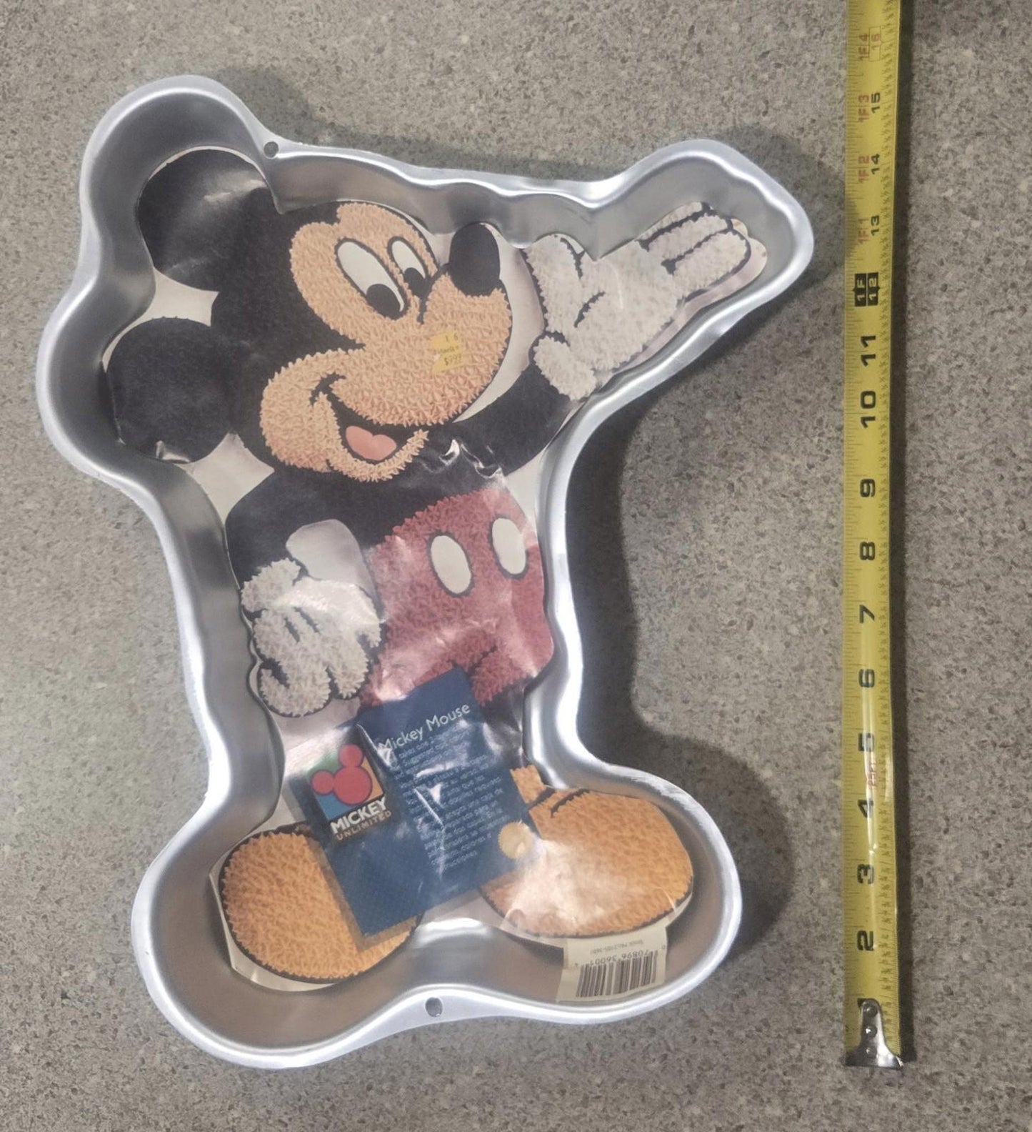 Wilton Vintage Cake Pans 10 PCs Playboy, Elmo, Pooh, Barney, Lamb chop Make Your Own Memories