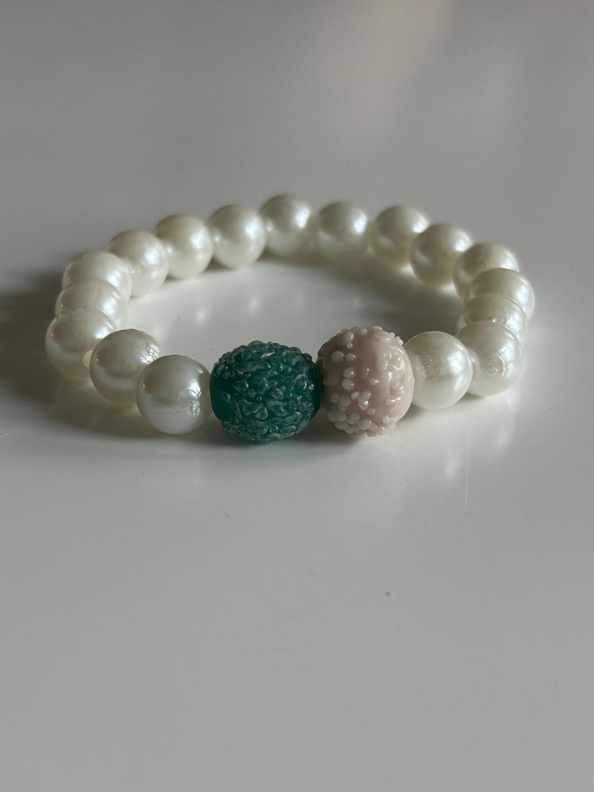 Elegant Pearl Bracelet with Accent Beads - Unique Handmade Jewelry