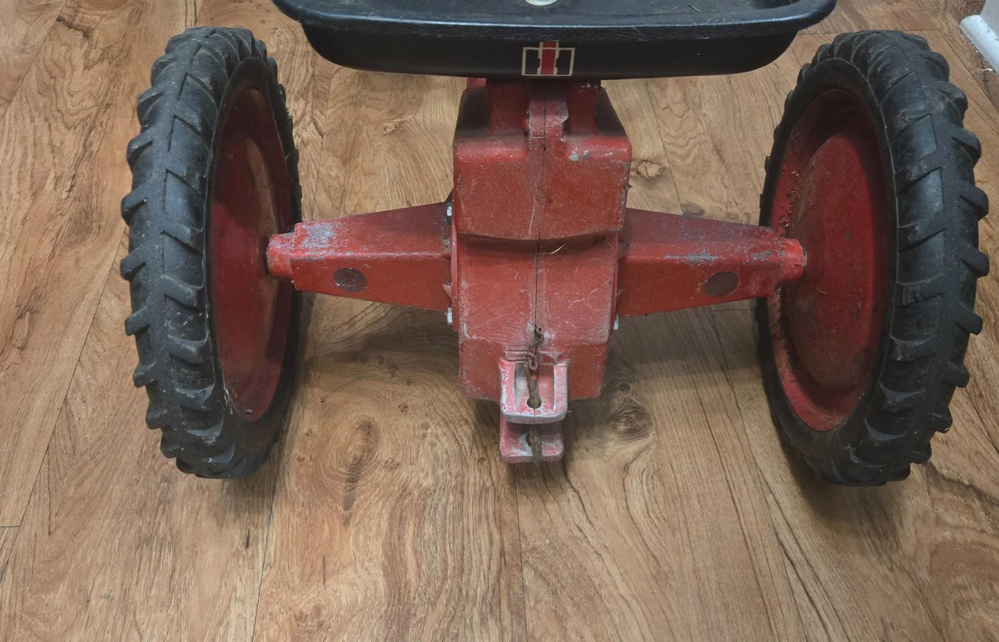 VTG ERTL Red International Pedal Farm Tractor Child Toy