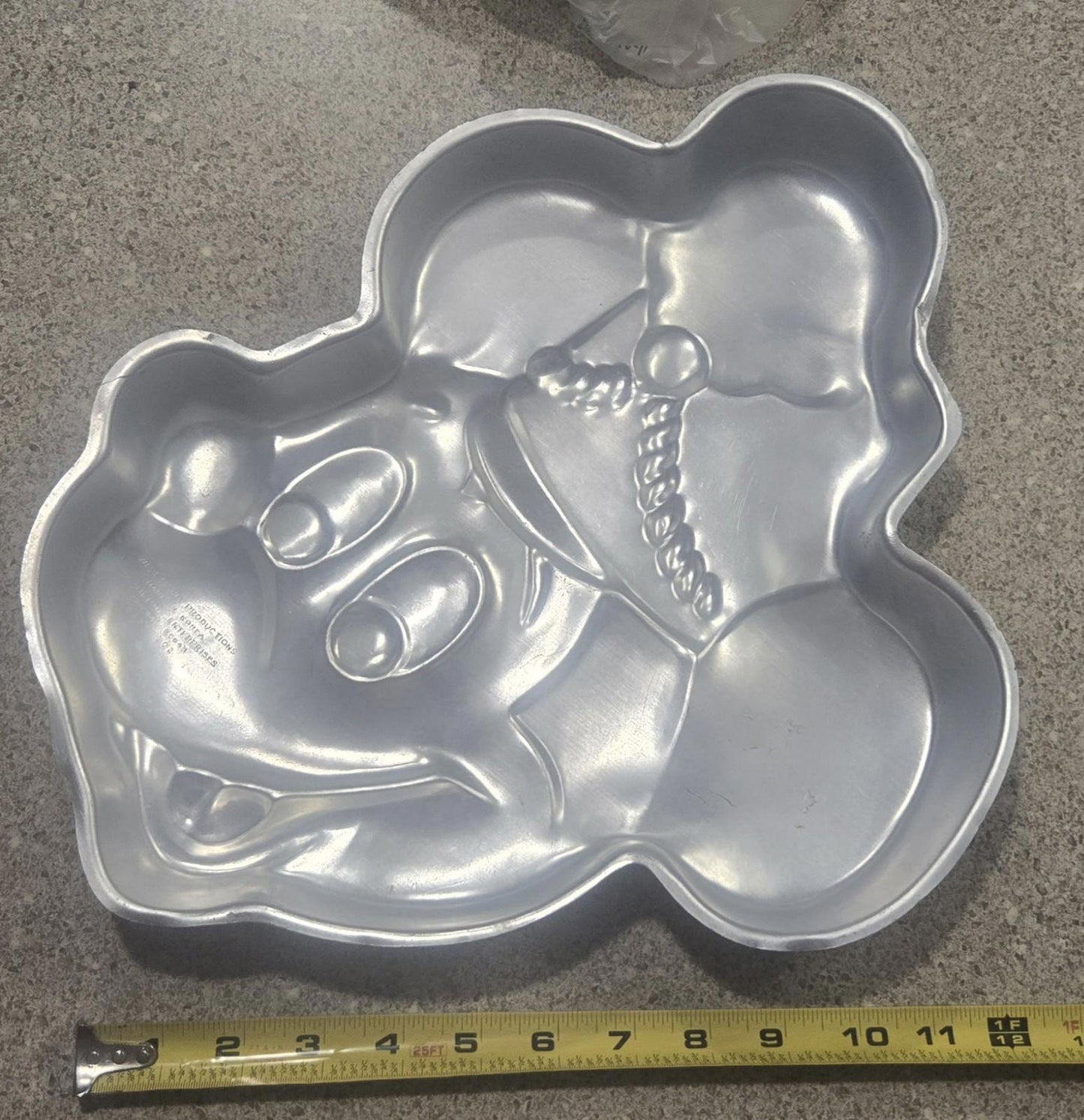 Wilton Vintage Cake Pans 10 PCs Playboy, Elmo, Pooh, Barney, Lamb chop Make Your Own Memories