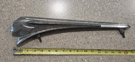 VTG Pontiac Indian Chieftain Metallic Hood Ornament 4152053