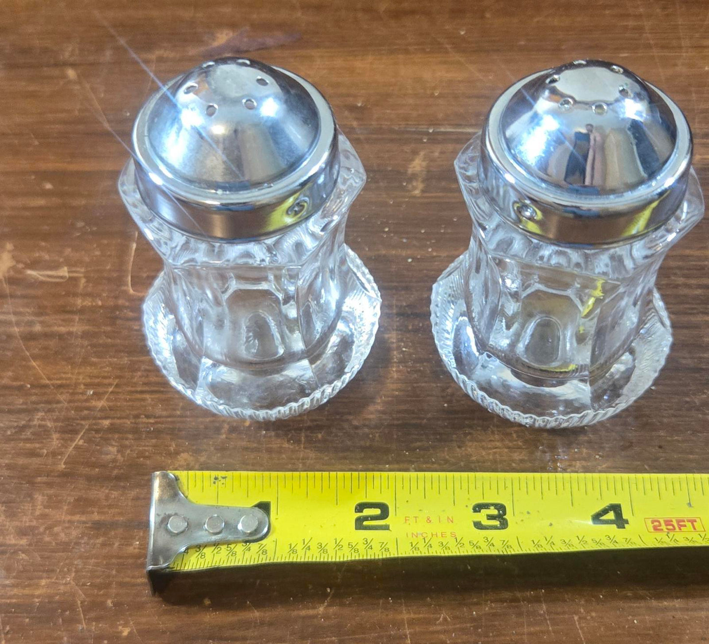 FOSTORIA SALEM SALT & PEPPER SET w/METAL LIDS