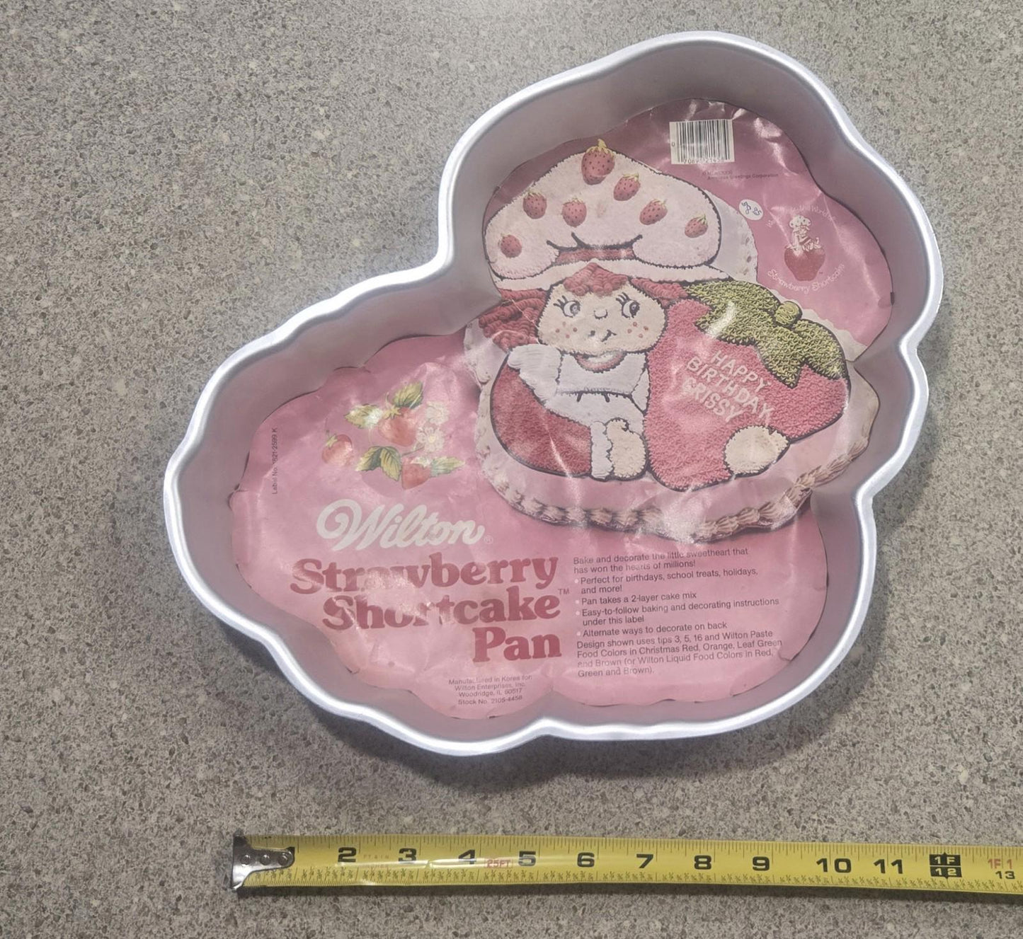 Wilton Vintage Cake Pans 10 PCs Playboy, Elmo, Pooh, Barney, Lamb chop Make Your Own Memories