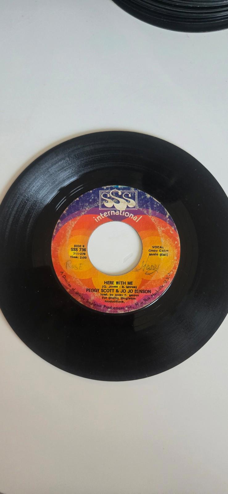 7-inch 45 RPM Vinyl Record "Lover's Holiday" "Here with Me" Peggy Scott