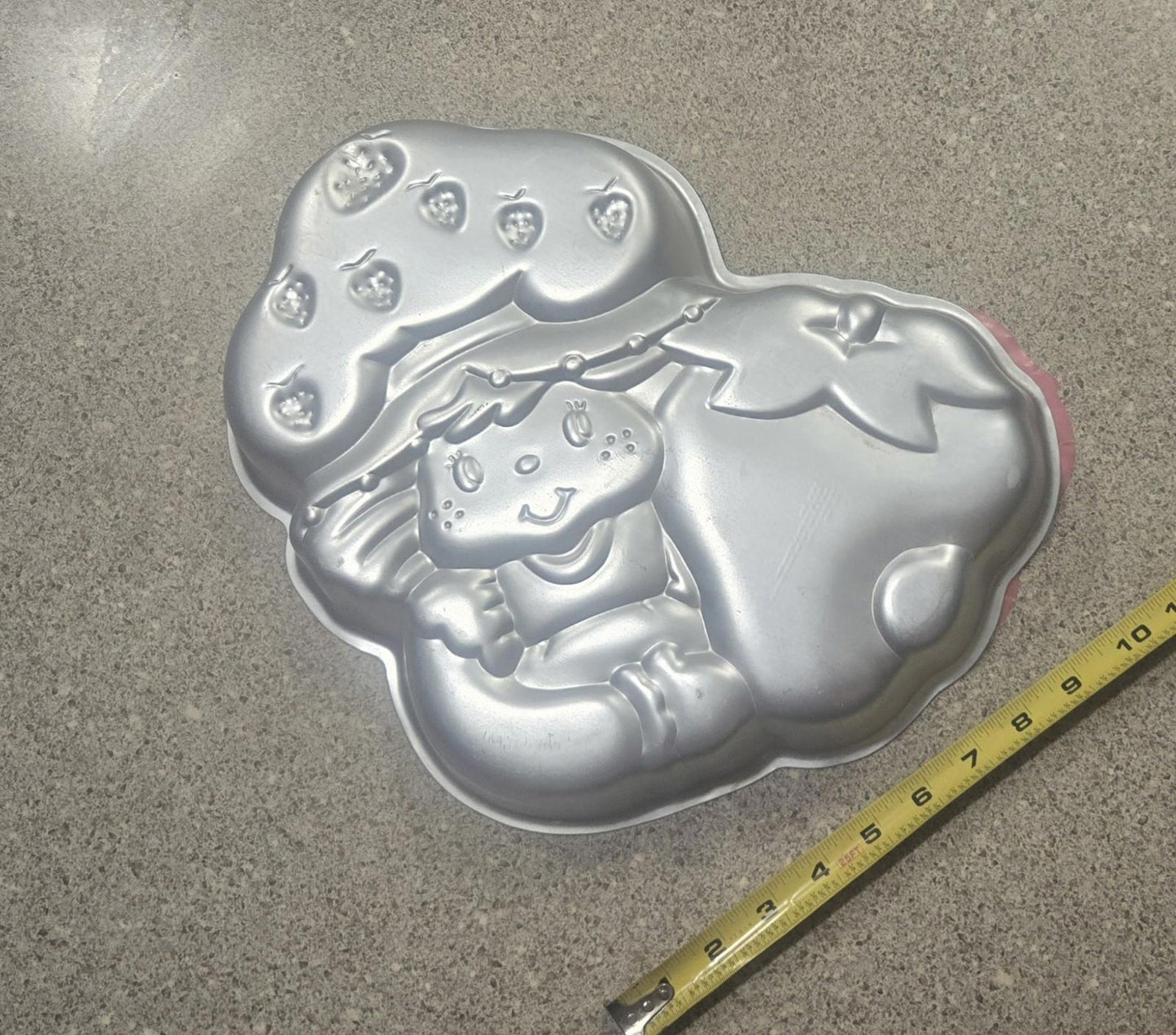 Wilton Vintage Cake Pans 10 PCs Playboy, Elmo, Pooh, Barney, Lamb chop Make Your Own Memories