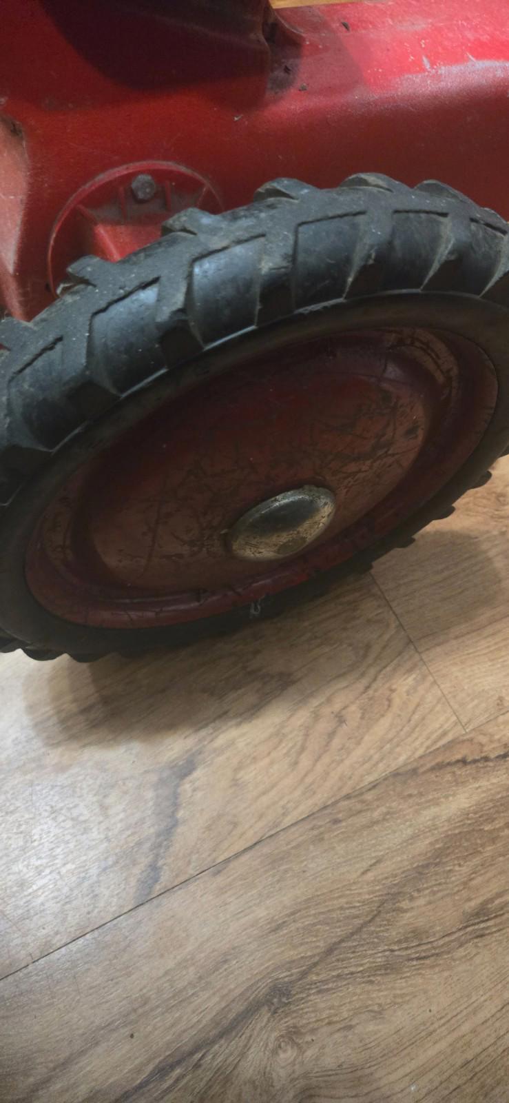 VTG ERTL Red International Pedal Farm Tractor Child Toy